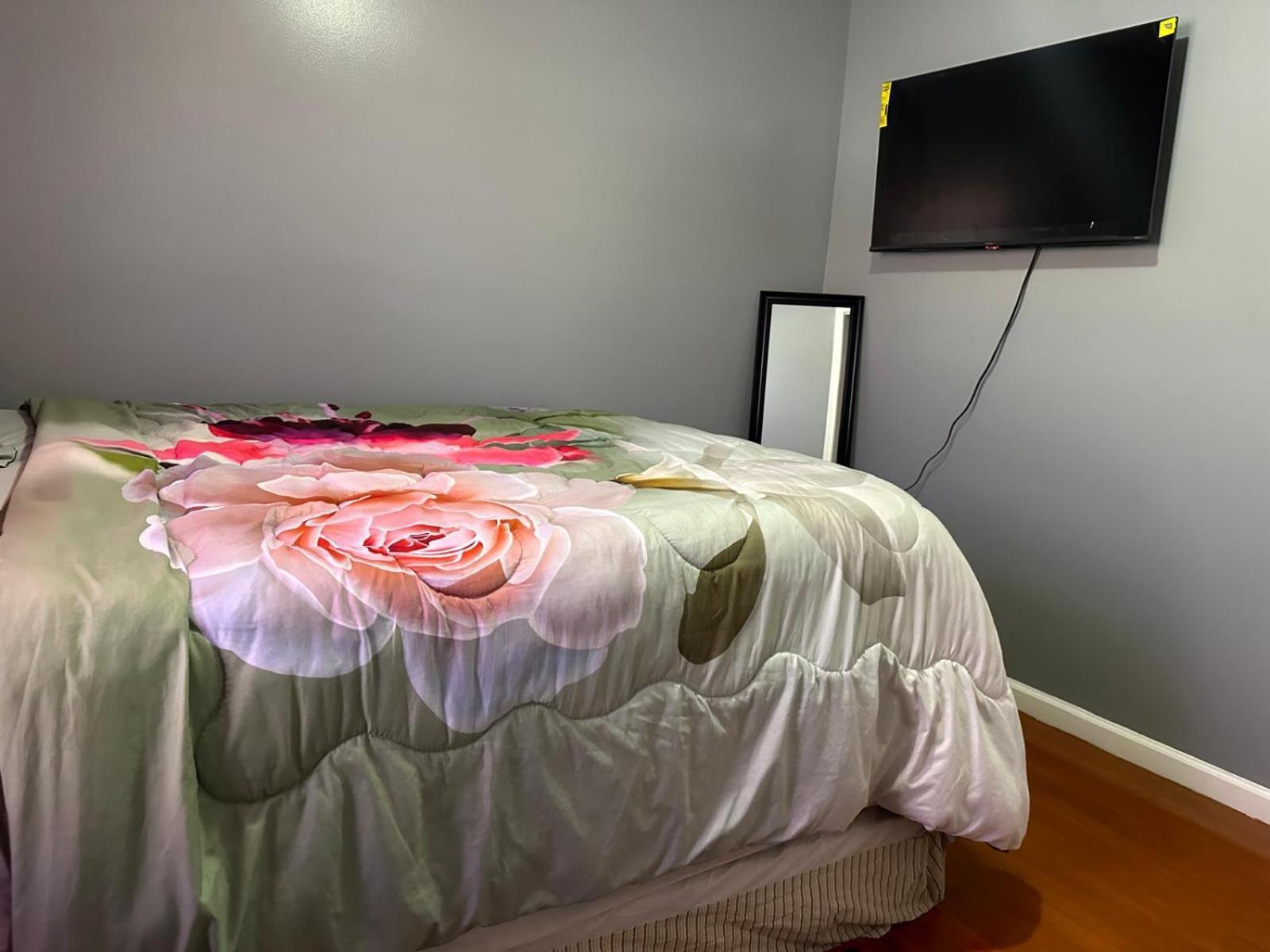 Divine Villa Guest House 65 Sherman 6Mins To Airport And 4Mins To Penn Station Ньюарк Экстерьер фото